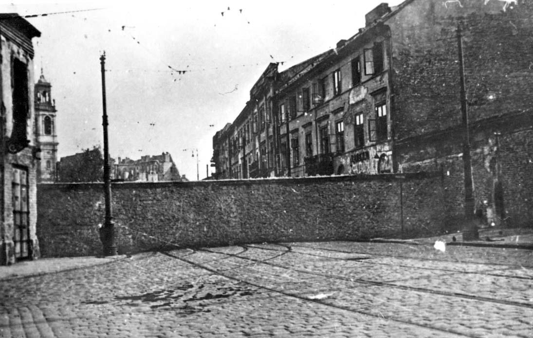Warsaw ghetto wall. Yad Vashem Archives